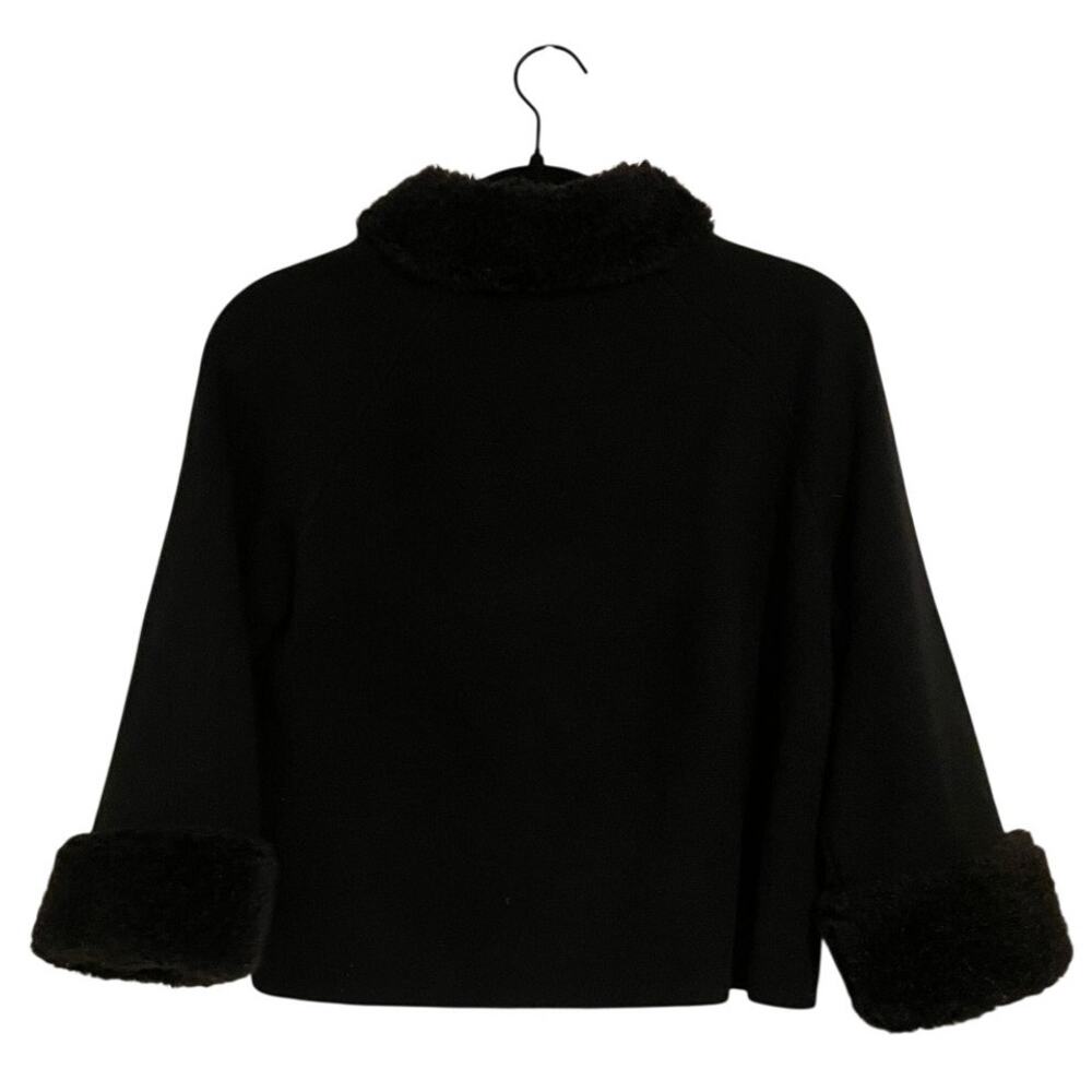 Vintage 90s Black Cape Jacket Women’s Medium Faux Fur Trim Cropped Swing Coat - Picture 3 of 6